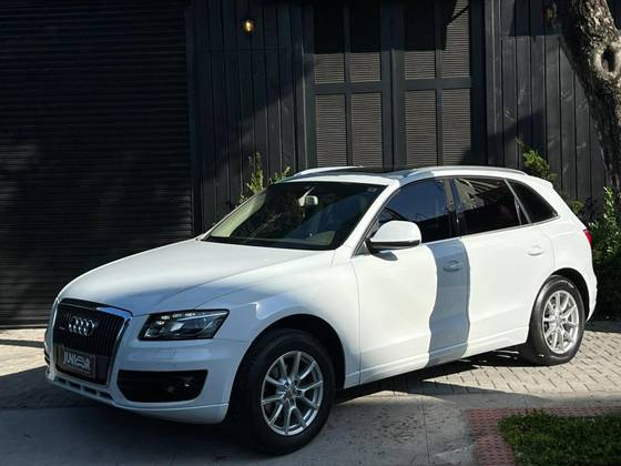 AUDI Q5 2.0 TFSI AMBIENTE 16V 211CV GASOLINA 4P AUTOMÁTICO AUDI Q5 2.0 TFSI AMBIENTE 16V 211CV GASOLINA 4P AUTOMÁTICO